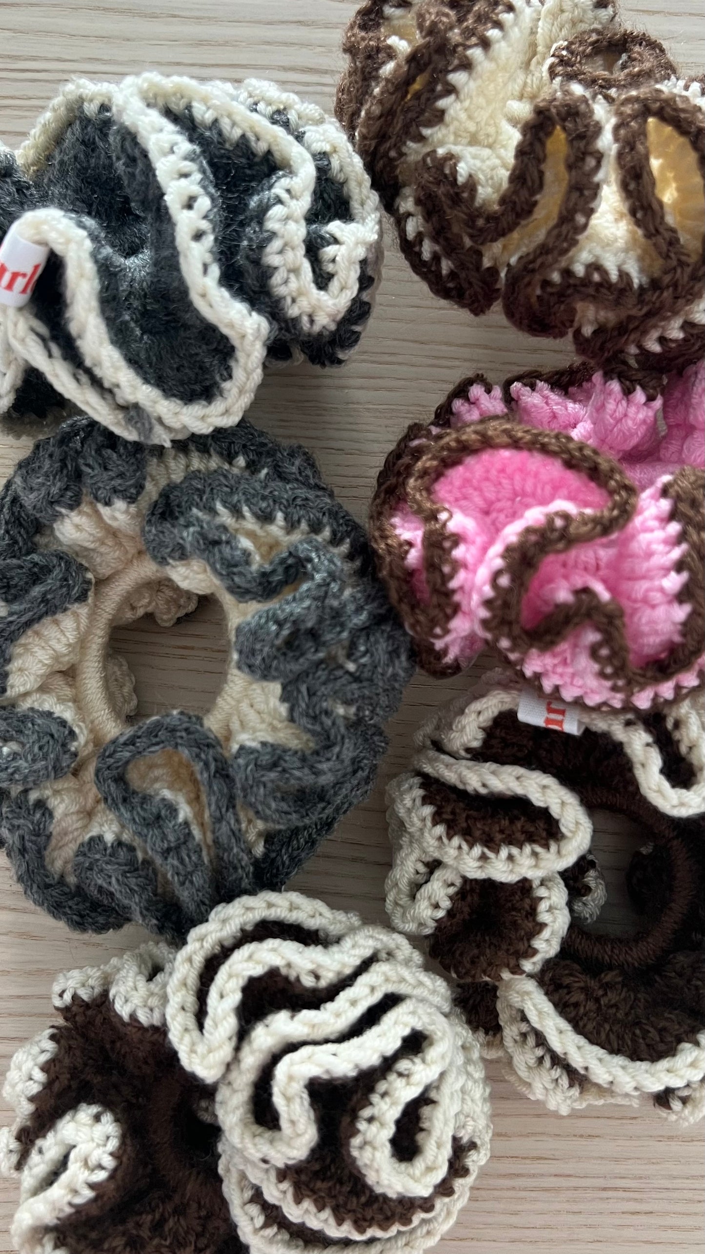 Clavel Scrunchies